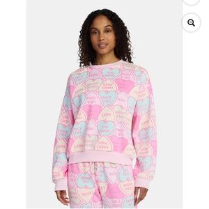 Wound Up Women’s Pink Candy Hearts Graphic Sweatshirt Size Large NWT